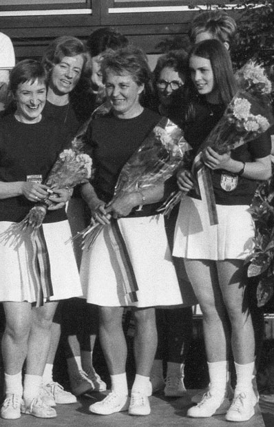 Bronze für die Vereinsmannschaft Damen Harriet Gödecke, Hannelore Gieseking, Hannelore Müller, Marita Scholz (verdeckt) Ulla Schmöckel, Henny Bruch, Renate Bruch